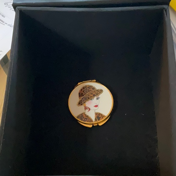 YvesSaintLaurent satin gift 🎁box , jewelry, makeup - Picture 7 of 7